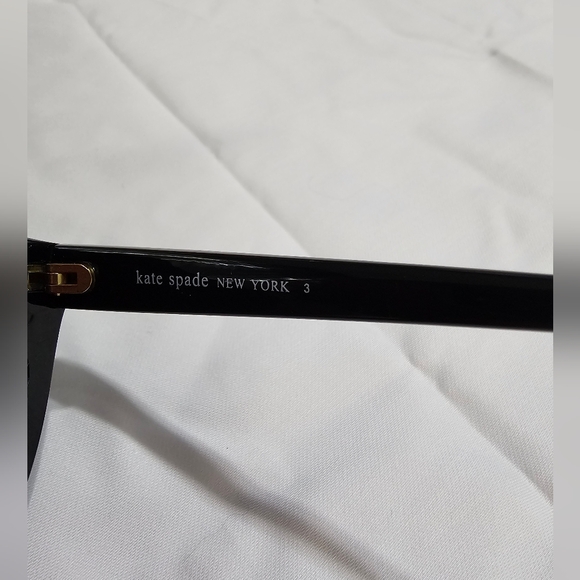 NWOT Kate Spade Black Sunglasses with Green Pouch main image 6